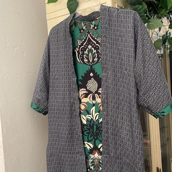 Covering - Picture 4 of 11